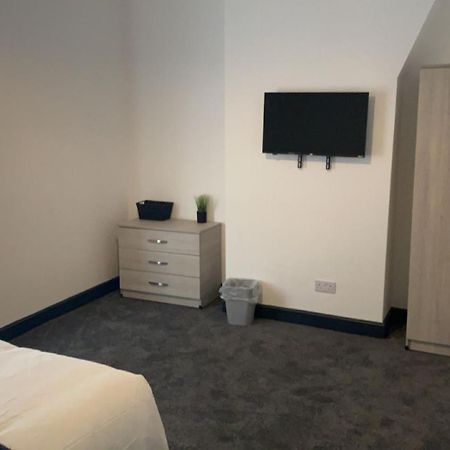 Houghton Guest House 2 Stoke-on-Trent Bagian luar foto