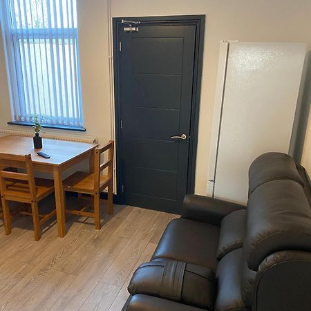 Houghton Guest House 2 Stoke-on-Trent Bagian luar foto