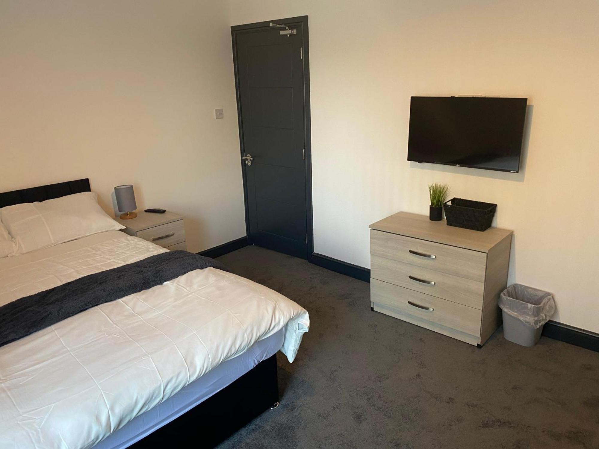 Houghton Guest House 2 Stoke-on-Trent Bagian luar foto