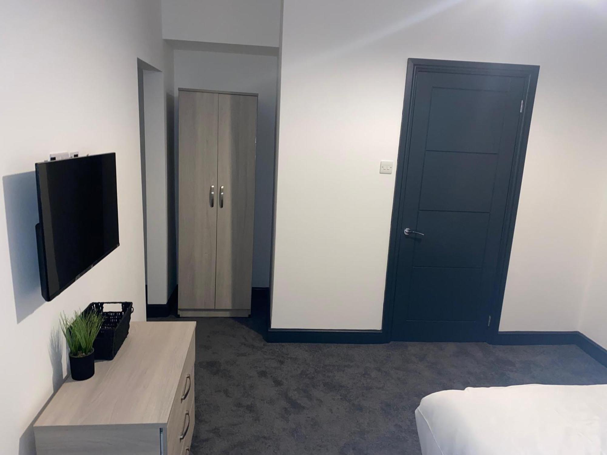 Houghton Guest House 2 Stoke-on-Trent Bagian luar foto