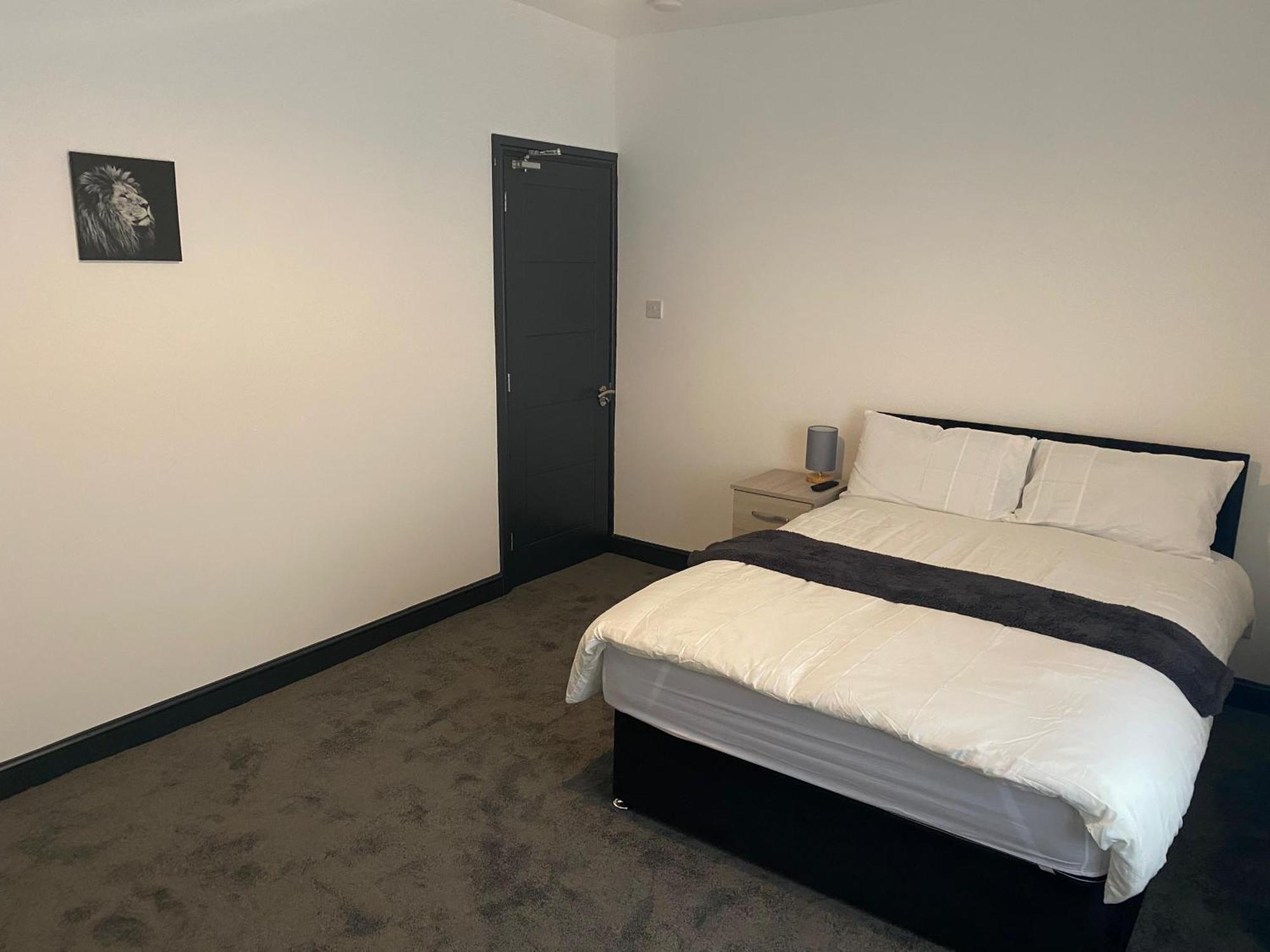 Houghton Guest House 2 Stoke-on-Trent Bagian luar foto